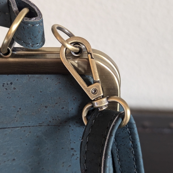 Laflore Paris Bebebark Convertible Purse, Emerald Green - Picture 8 of 16